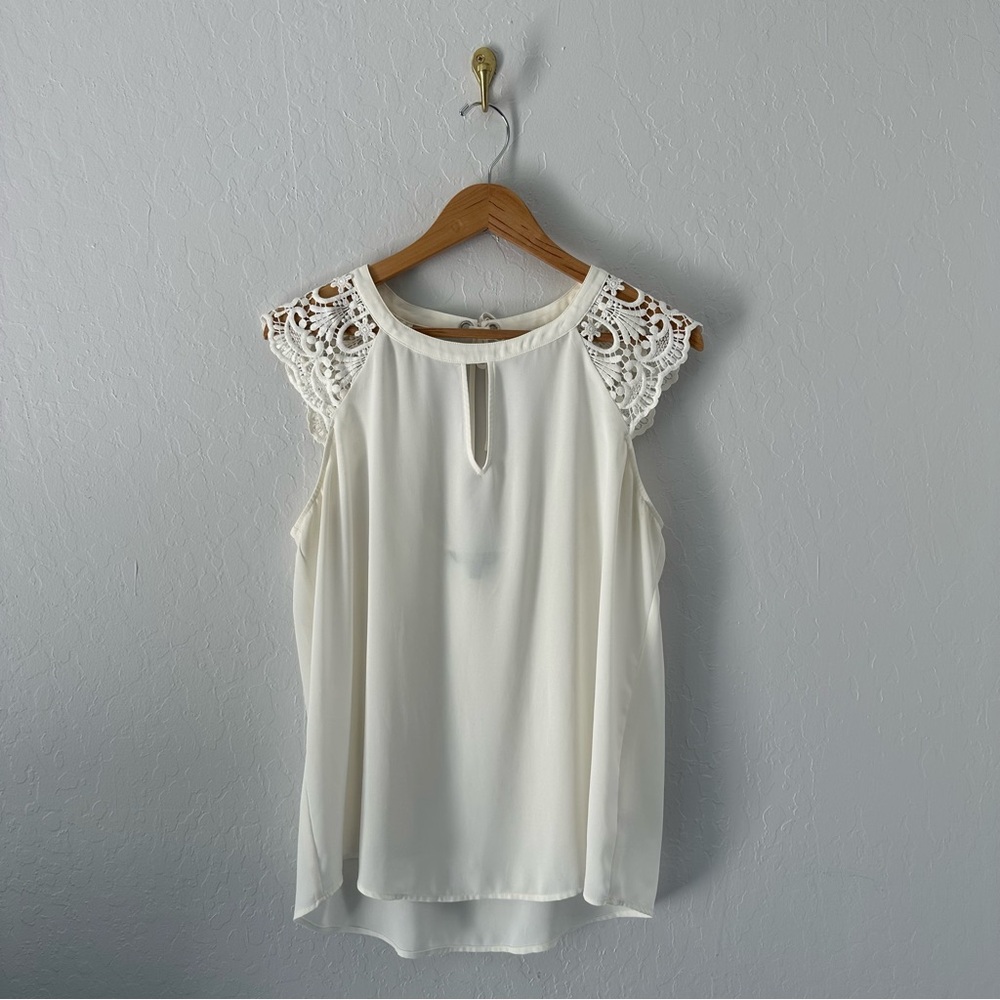 Express Cream Sleeveless Blouse with Lace Detail & Cutout Back